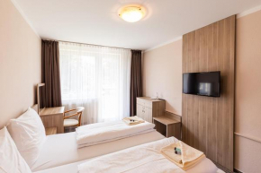 Отель Bed & Breakfast Hotel Perla  Новое Место-Над-Вагом